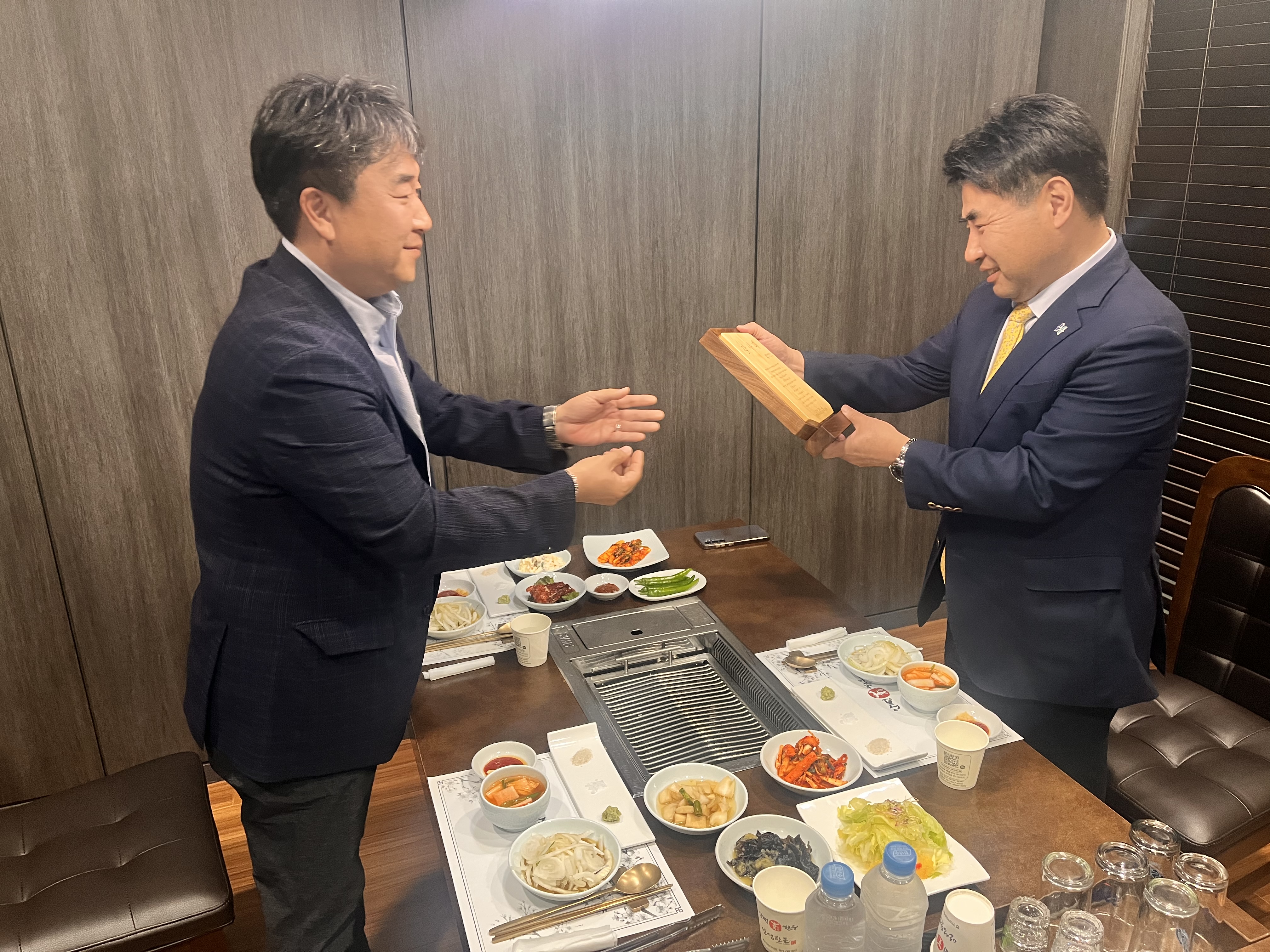 총장님과의 간담회 및 감사패 전달식(6).jpg