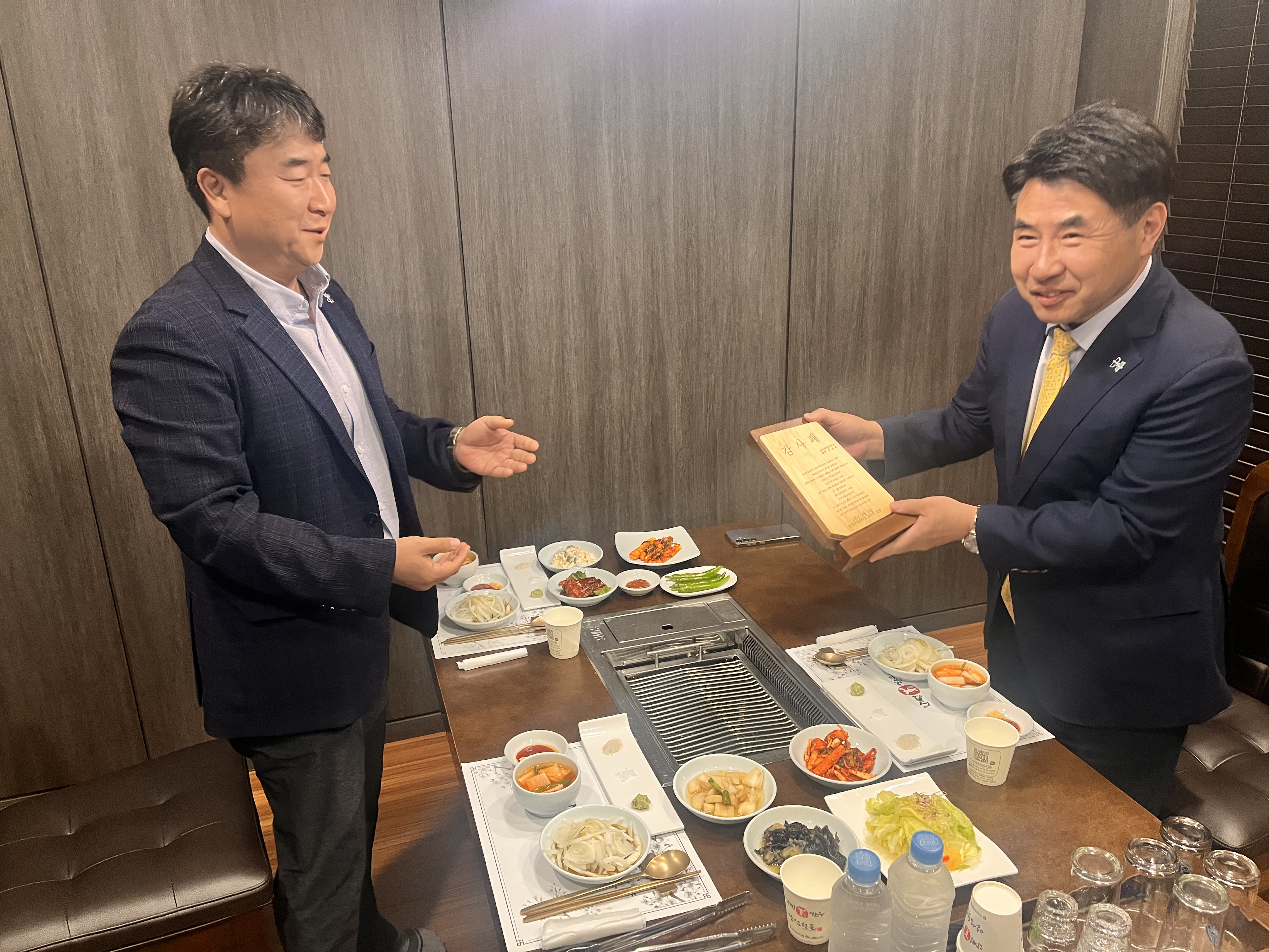 총장님과의 간담회 및 감사패 전달식(7).jpg